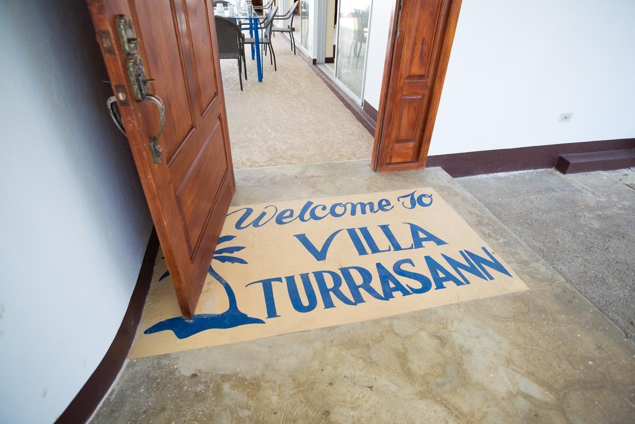 Villa Turrasann Рънауей Бей Екстериор снимка